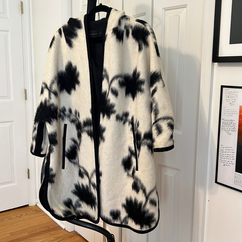 Zara short sleeve Cape with hood.